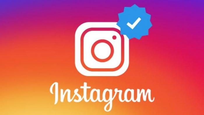 Kuinka saada sininen rasti Instagramissa